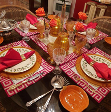 Load image into Gallery viewer, Holiday Linen Placemat