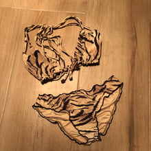 Load image into Gallery viewer, Bali