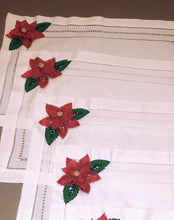 Load image into Gallery viewer, Poinsettia Linen Placemat
